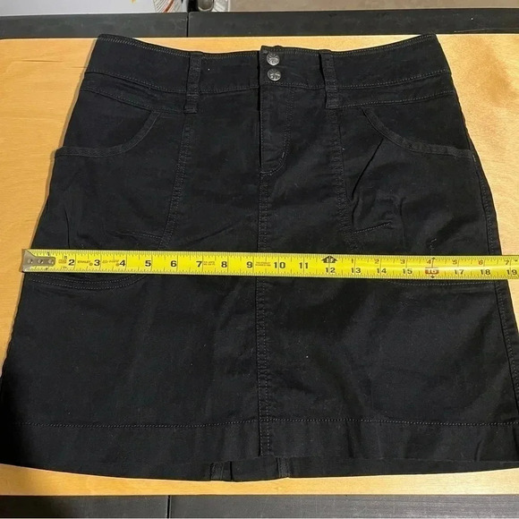 Athleta Everyday Skirt Black Snap Pockets Women’s Size 6 - Picture 7 of 9